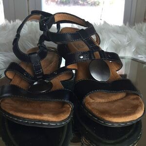 NATURAL SOUL Black‎ LeatherSandals 7 M